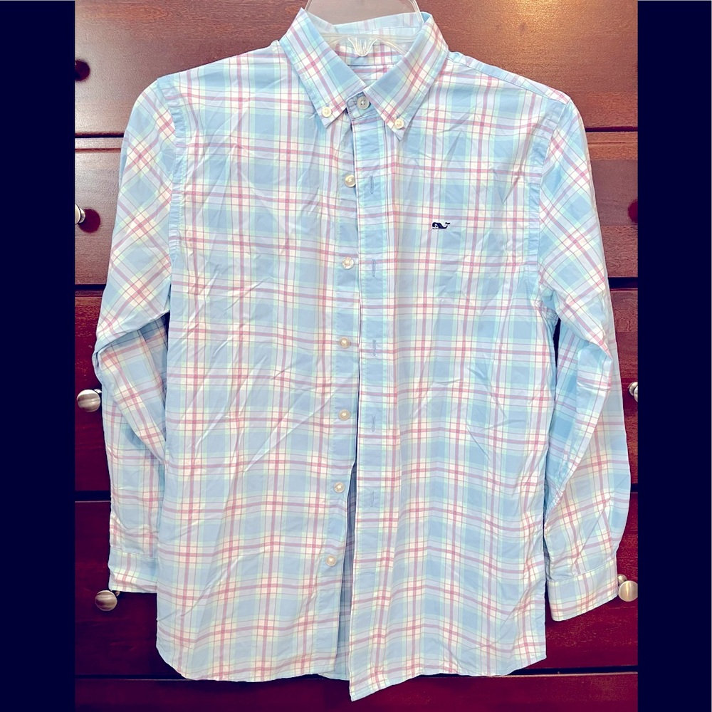 Boys Vineyard Vines button down shirt size Medium pastel blue,pink,white